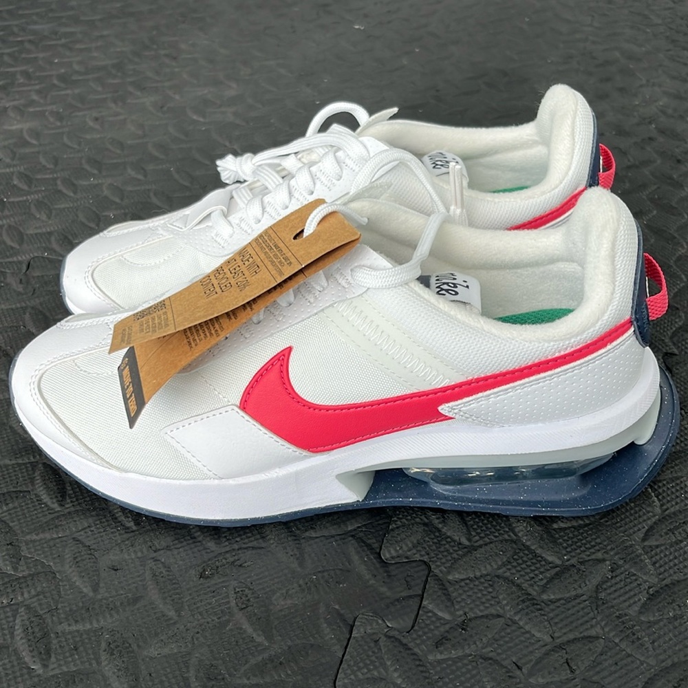 Nike Air Max | white & pink | NWT | women’s 8